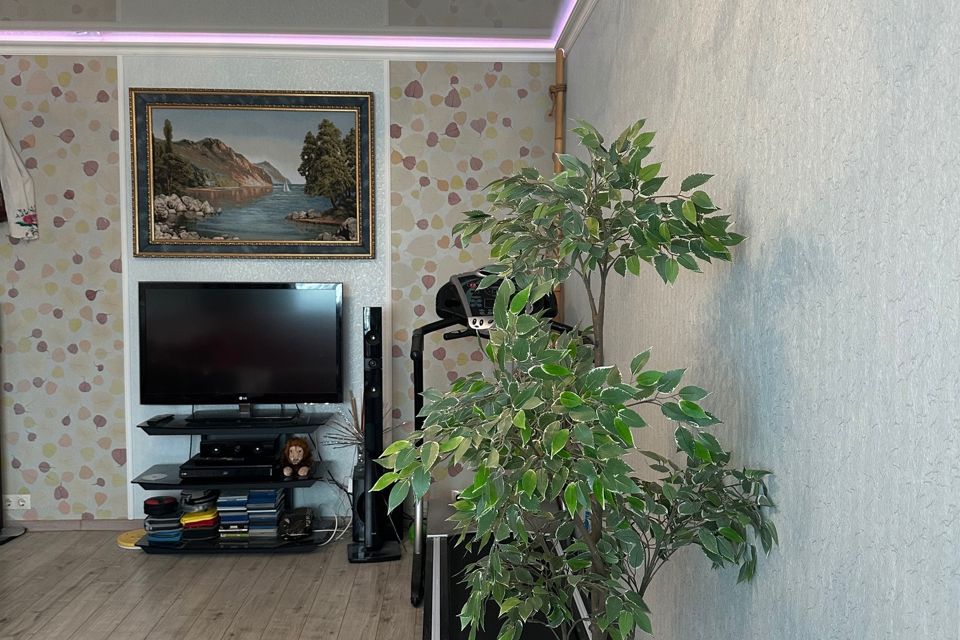 Продаётся 4-комнатная квартира, 98.7 м²