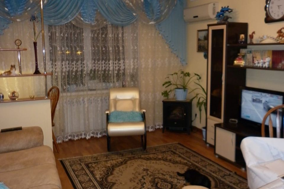 Продаётся 2-комнатная квартира, 59.8 м²