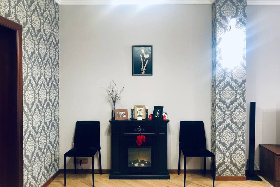 Продаётся 4-комнатная квартира, 127 м²