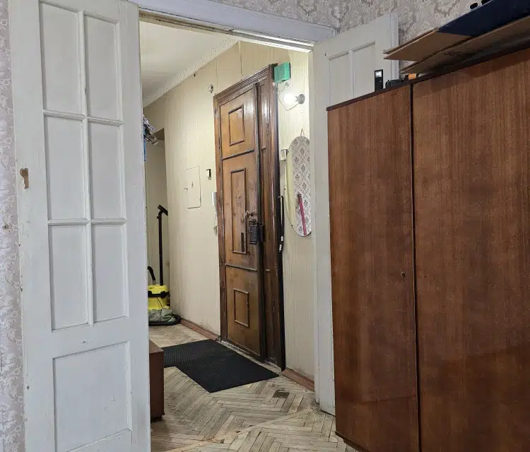 Продаётся 4-комнатная квартира, 90 м²