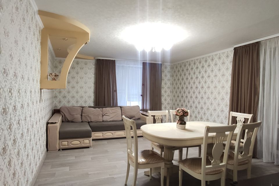 Продаётся 2-комнатная квартира, 65 м²