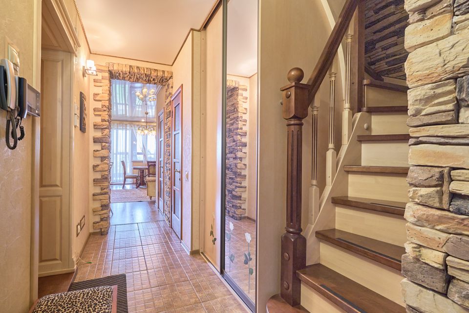 Продаётся 4-комнатная квартира, 125.1 м²