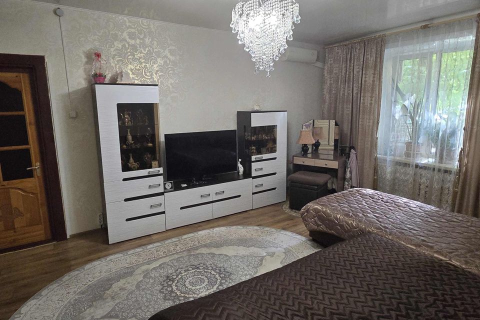 Продаётся 2-комнатная квартира, 55.7 м²