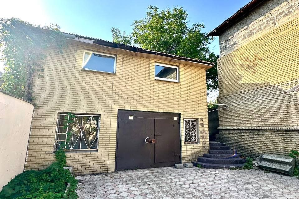 Продаётся 3-этажный дом, 326.7 м²