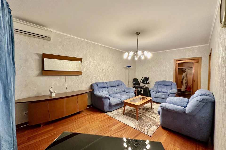 Продаётся 4-комнатная квартира, 97.2 м²