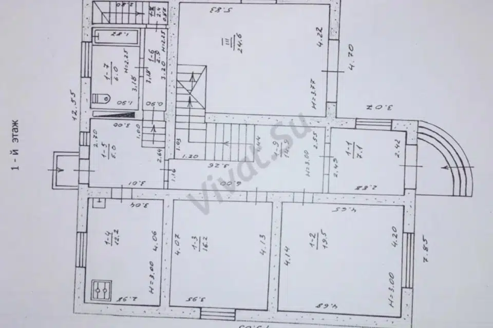Продаётся 3-этажный дом, 400 м²