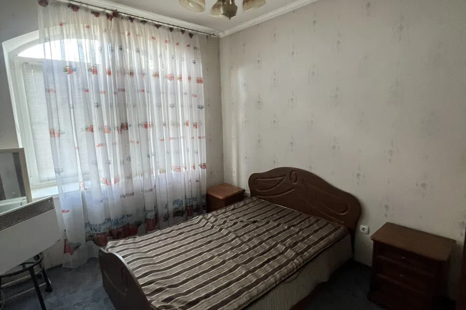 Продаётся 2-этажный дом, 330 м²