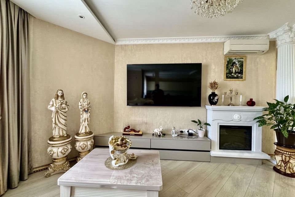 Продаётся 4-комнатная квартира, 108.1 м²