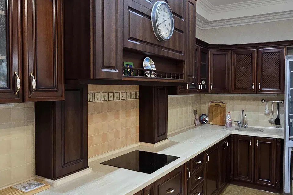 Продаётся 4-комнатная квартира, 138 м²
