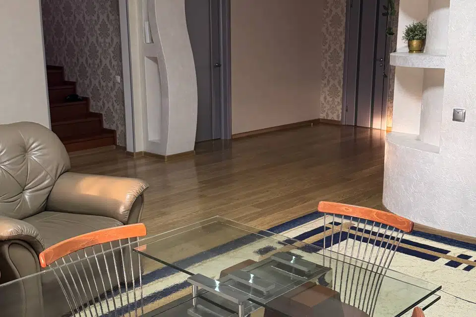 Продаётся 3-этажный дом, 360 м²