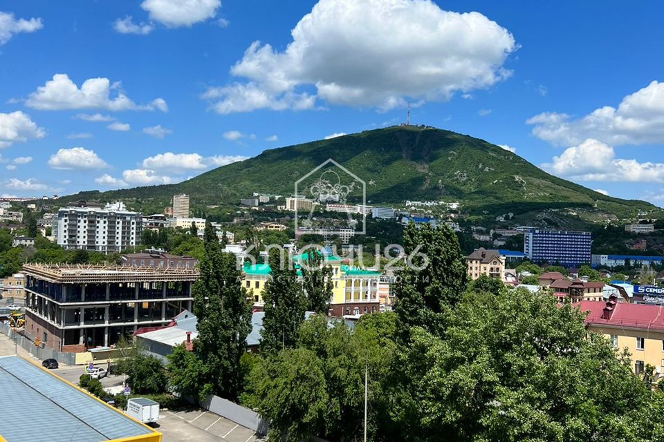 Продаётся 3-комнатная квартира, 114 м²
