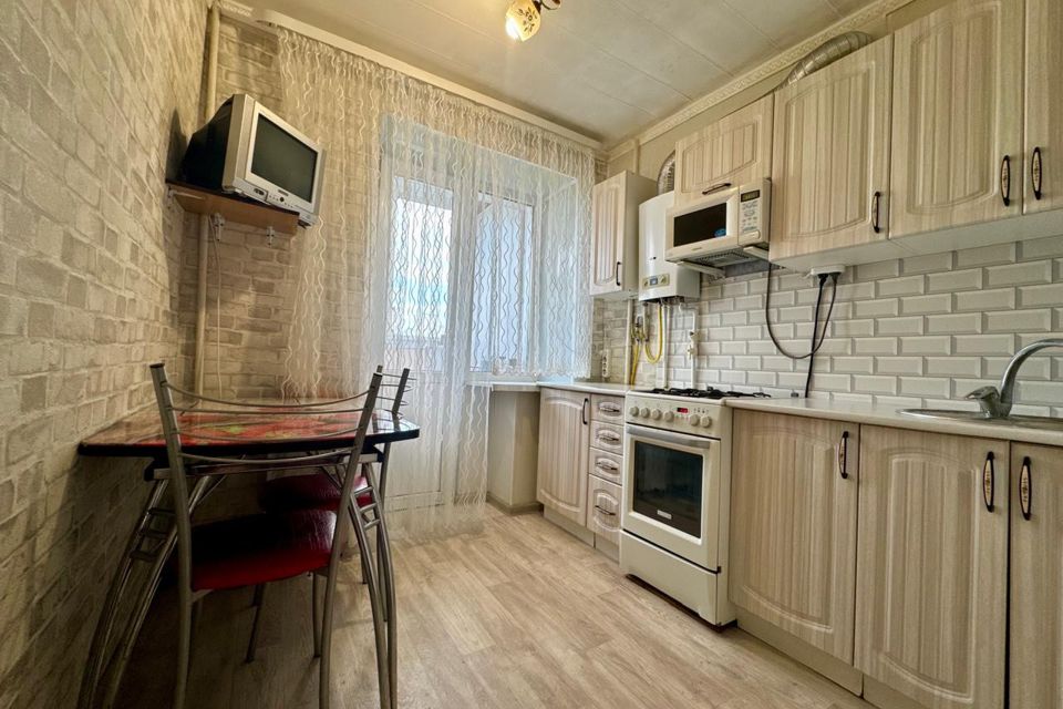 Продаётся 3-комнатная квартира, 52.3 м²