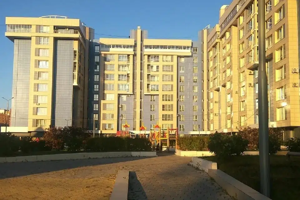 Продаётся 3-комнатная квартира, 122 м²
