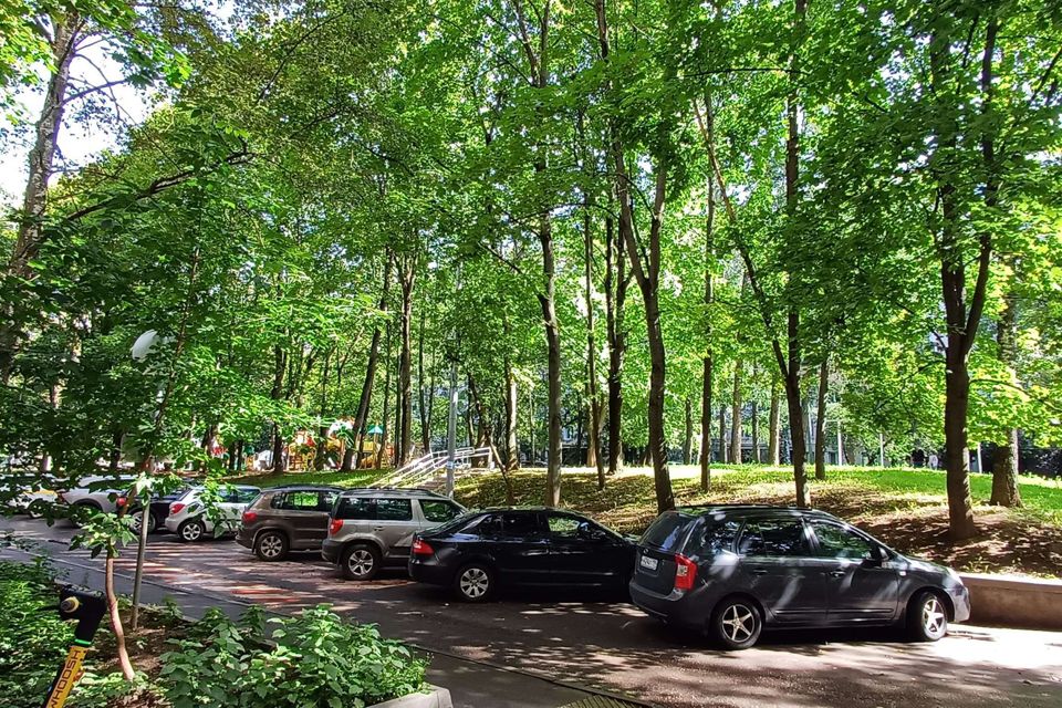 Продаётся 2 комнаты в 3-комн. квартире, 26.7 м²