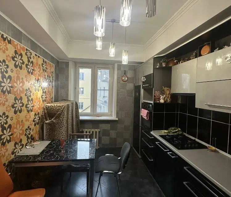 Продаётся 2-комнатная квартира, 65.1 м²
