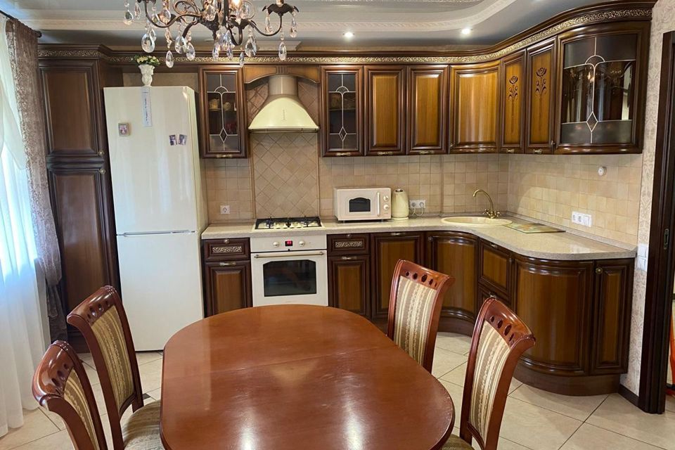 Продаётся 3-комнатная квартира, 101.5 м²