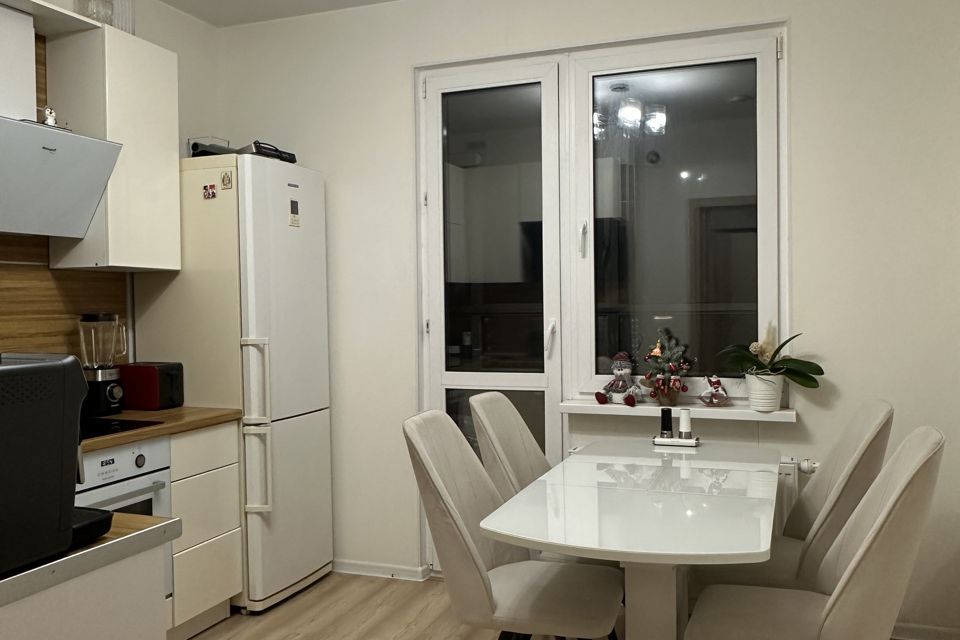 Продаётся 1-комнатная квартира, 37.4 м²