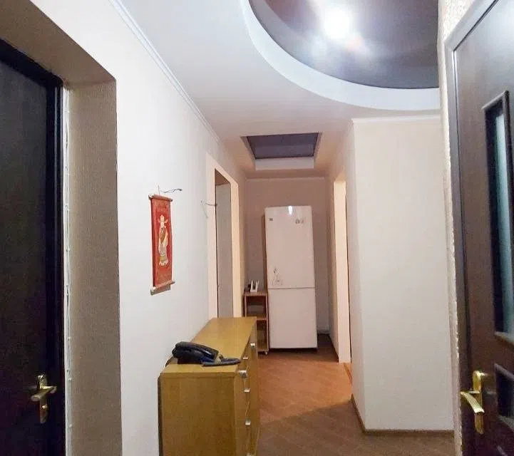 Продаётся 3-комнатная квартира, 52.9 м²