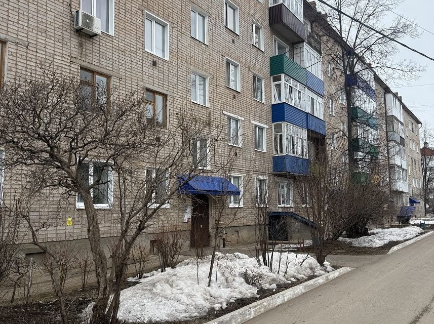 Продаётся 3-комнатная квартира, 51.9 м²