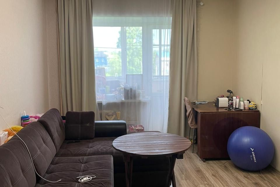 Продаётся 3-комнатная квартира, 60.6 м²