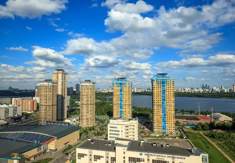 Продаётся 3-комнатная квартира, 118.7 м²