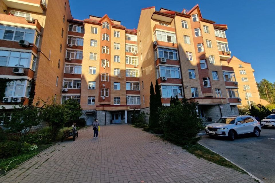 Продаётся 3-комнатная квартира, 115.2 м²