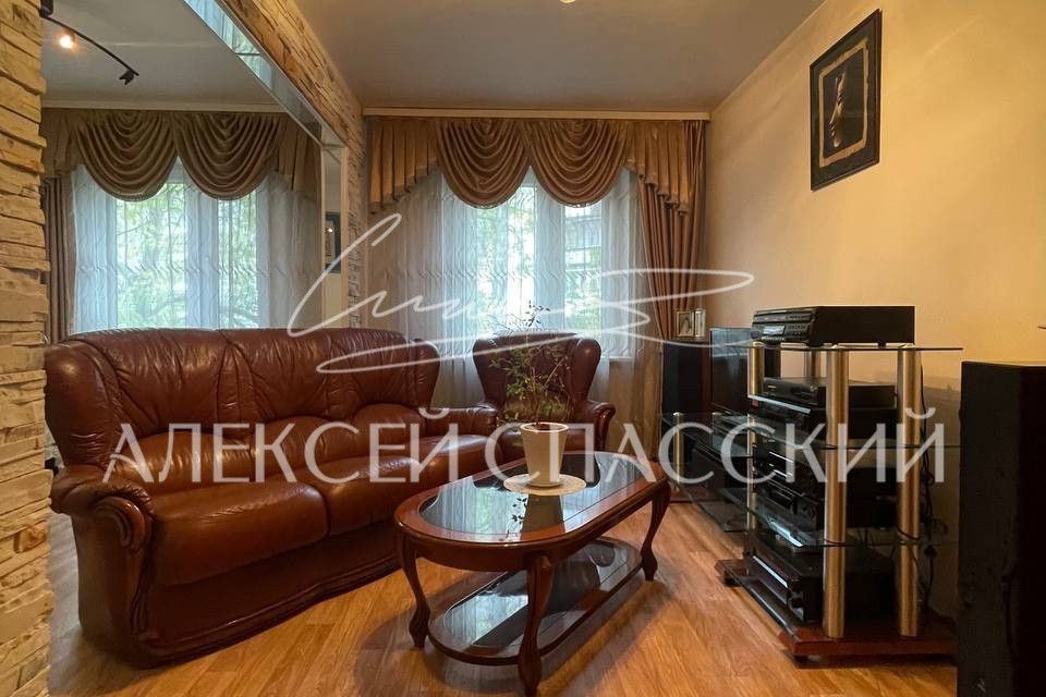 Продаётся 4-комнатная квартира, 116.1 м²