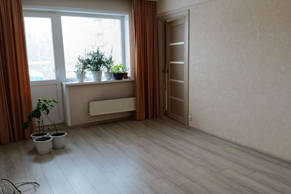 Продаётся 3-комнатная квартира, 49 м²