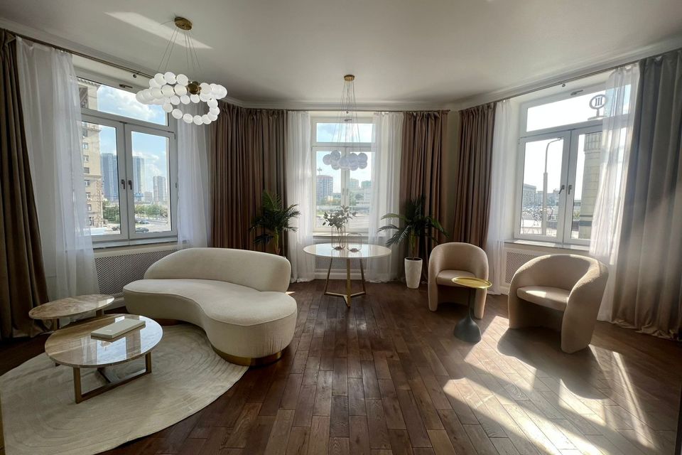Продаётся 3-комнатная квартира, 102.7 м²