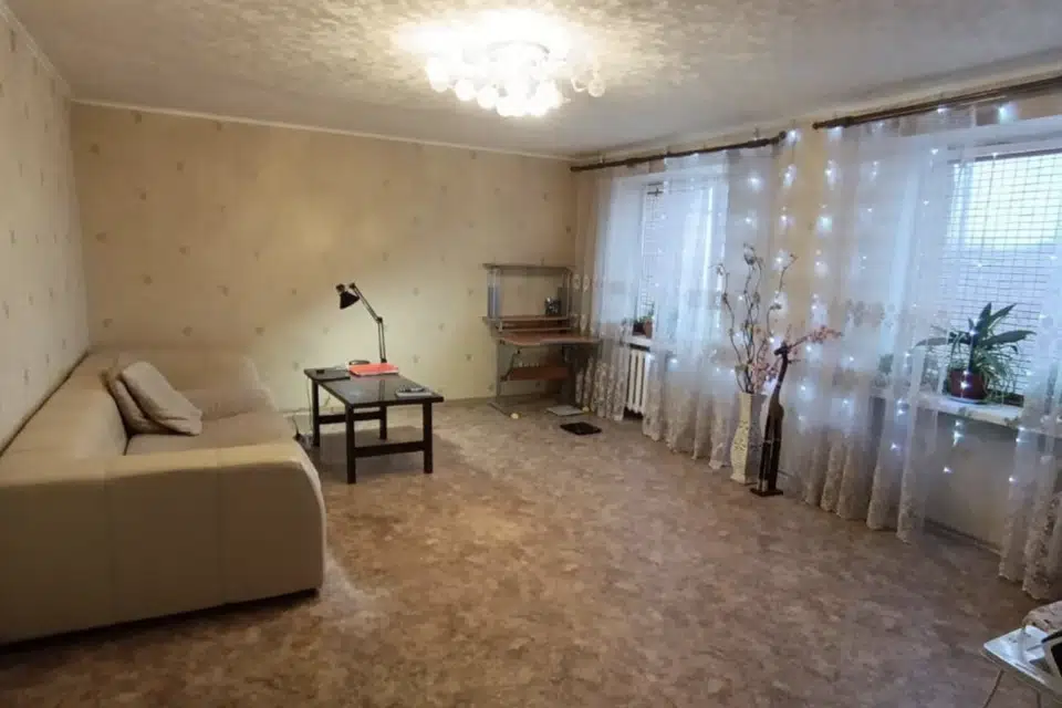 Продаётся 4-комнатная квартира, 107 м²