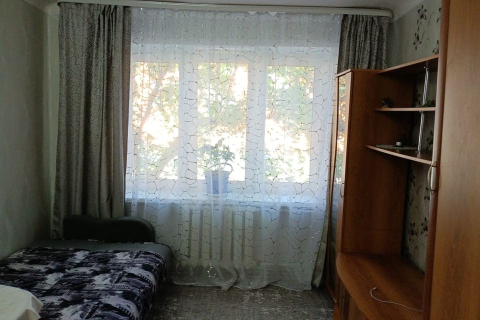 Продаётся комната в 5-комн. квартире, 13.4 м²