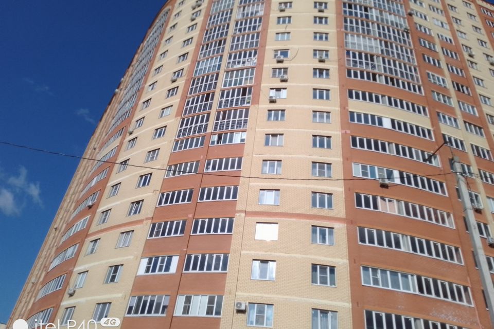 Продаётся 2-комнатная квартира, 75.8 м²