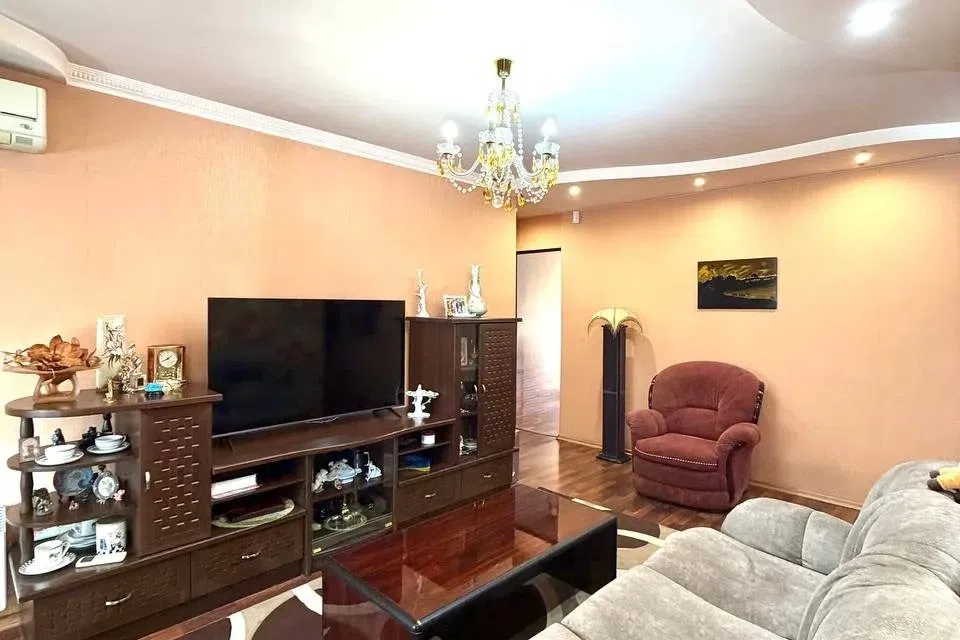 Продаётся 3-комнатная квартира, 57.3 м²