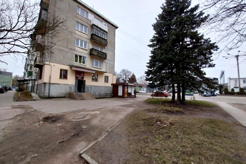 Продаётся 4-комнатная квартира, 63 м²