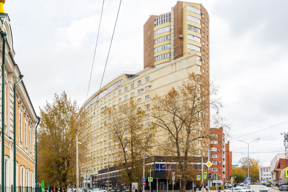 Продаётся 5-комнатная квартира, 248.2 м²