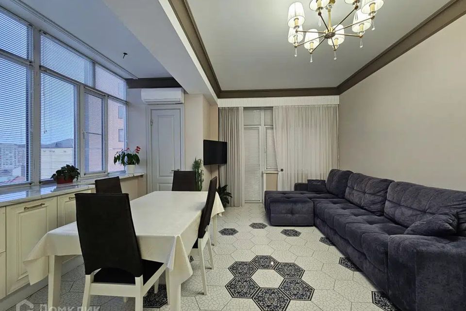 Продаётся 3-комнатная квартира, 114 м²
