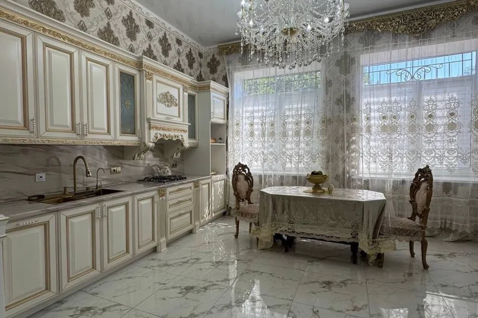 Продаётся 2-этажный дом, 274 м²