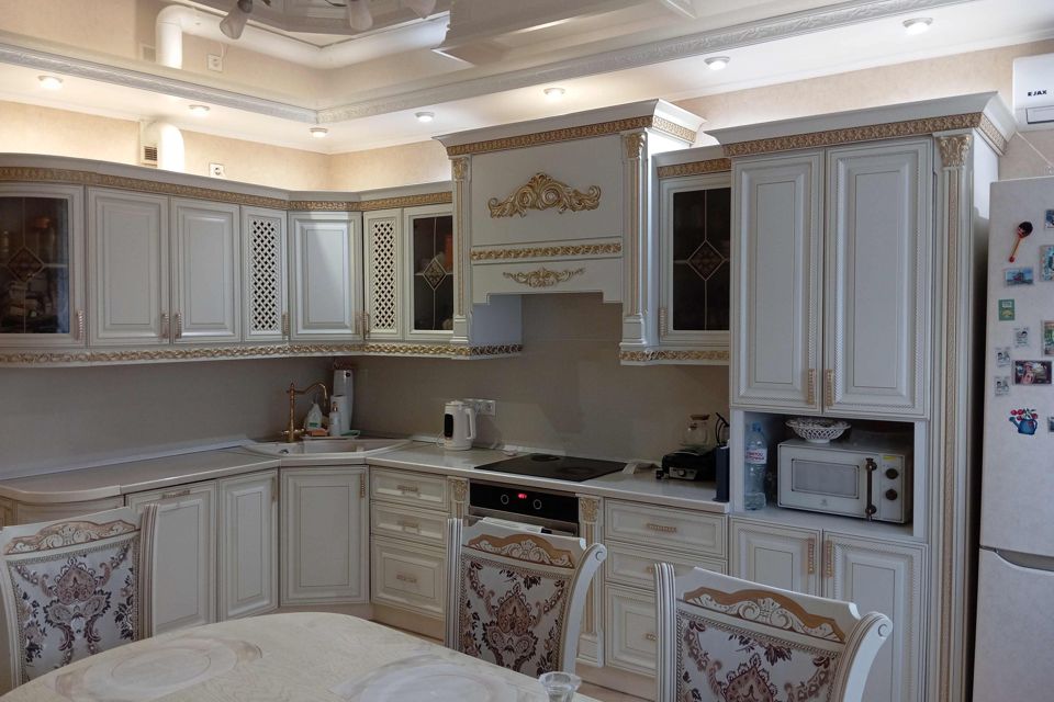 Продаётся 3-комнатная квартира, 100 м²