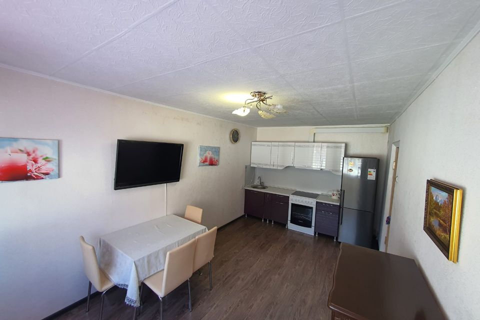 Сдаётся 2-комнатная квартира, 55.9 м²