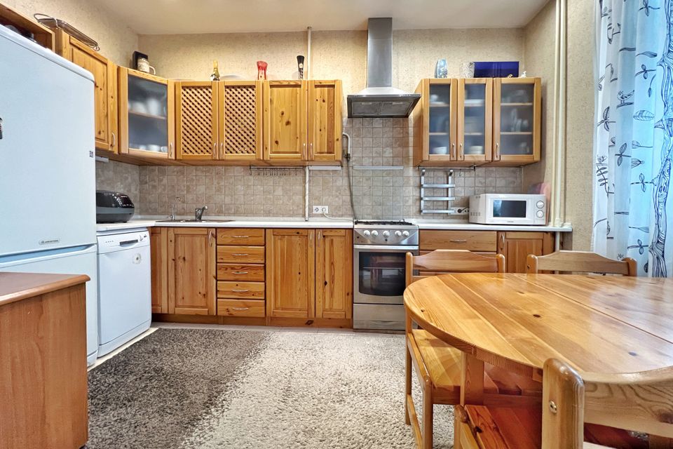 Продаётся 1-комнатная квартира, 53.7 м²