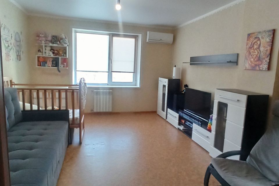 Продаётся 1-комнатная квартира, 37.4 м²