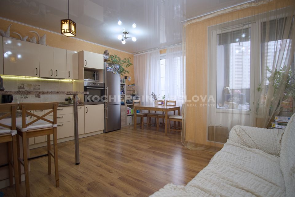 Продаётся 2-комнатная квартира, 71.5 м²