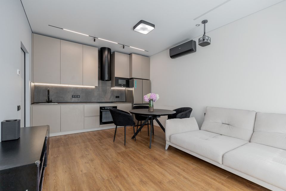 Продаётся 2-комнатная квартира, 65.8 м²
