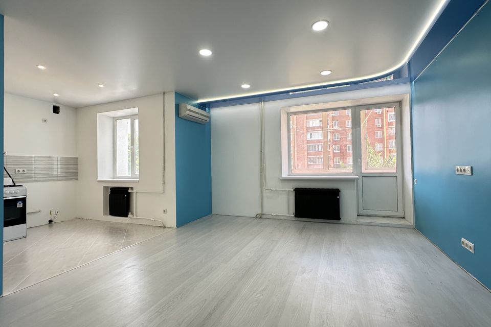 Продаётся 4-комнатная квартира, 72 м²