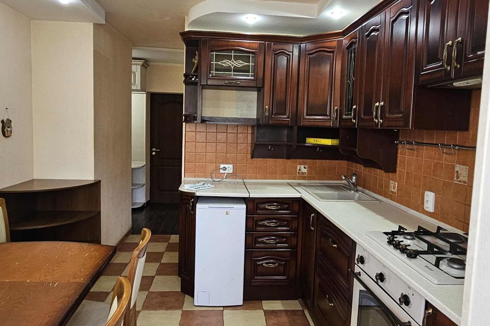 Сдаётся 2-комнатная квартира, 57 м²