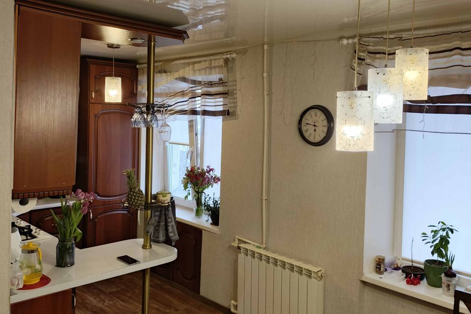 Продаётся 4-комнатная квартира, 62.3 м²