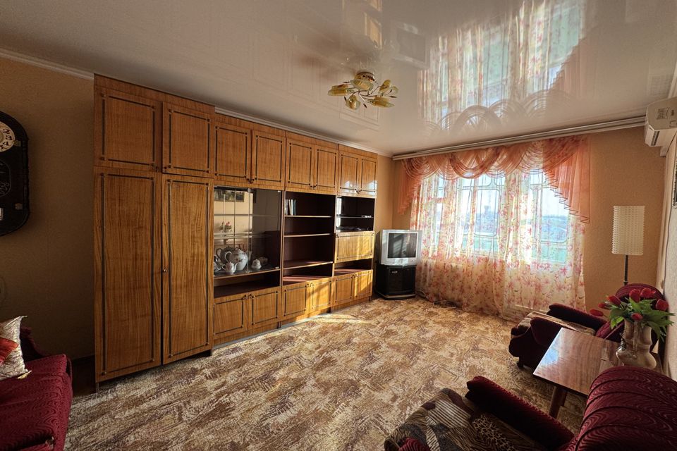 Продаётся 1-комнатная квартира, 37.4 м²