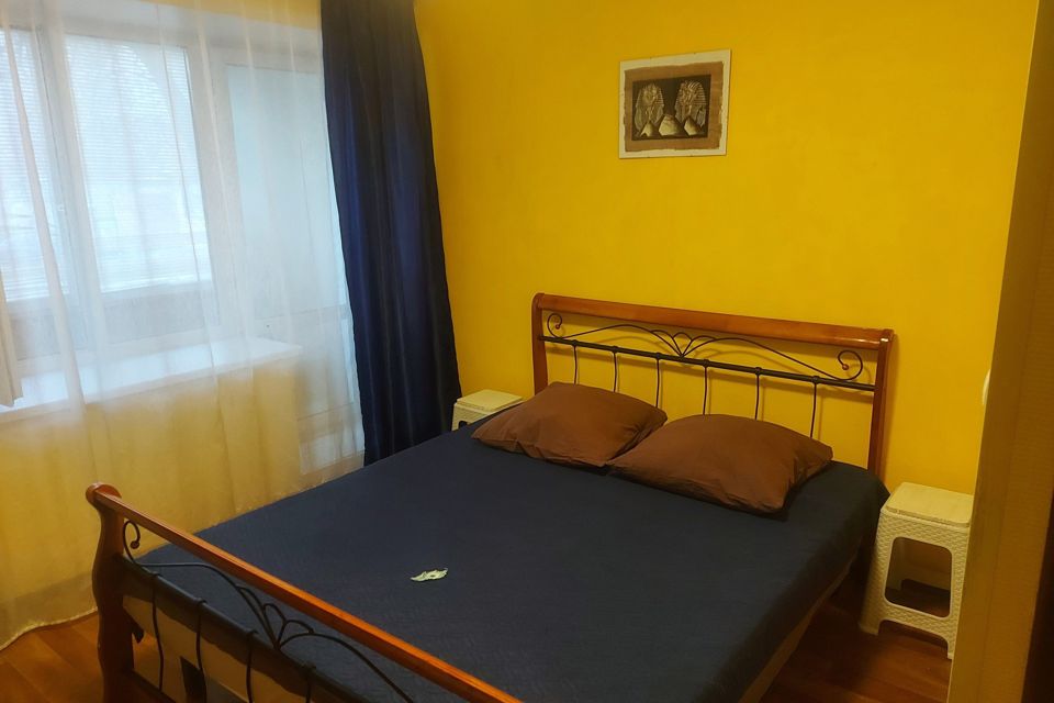 Продаётся 4-комнатная квартира, 72 м²