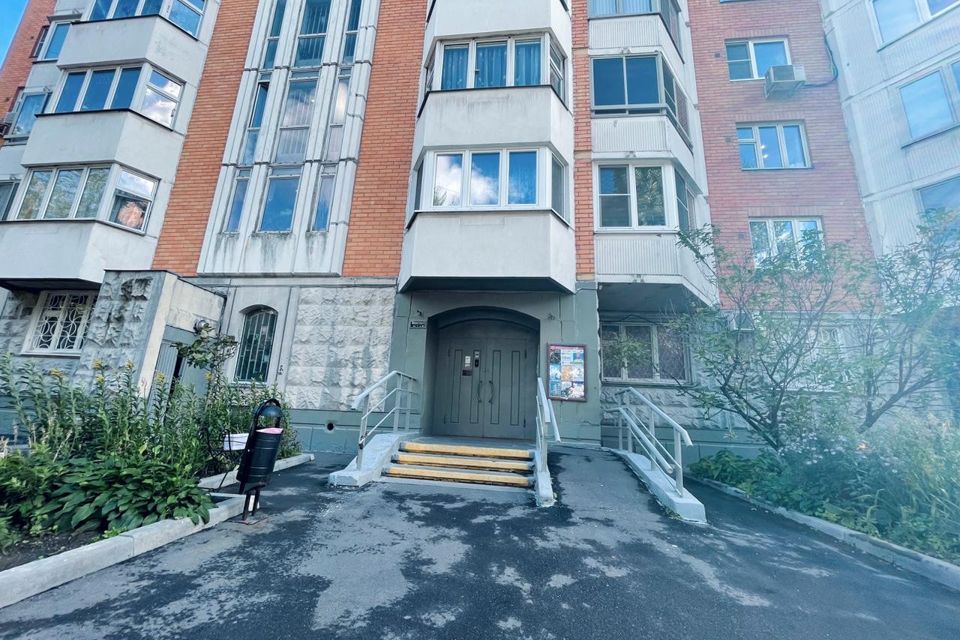 Продаётся 1-комнатная квартира, 37.9 м²