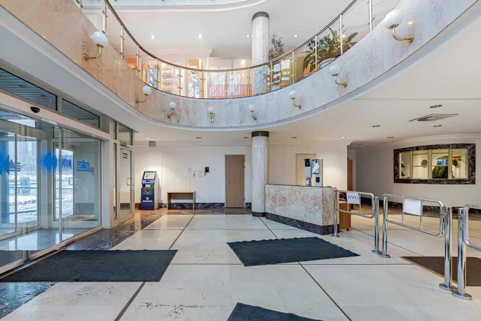 Продаётся 4-комнатная квартира, 186.6 м²